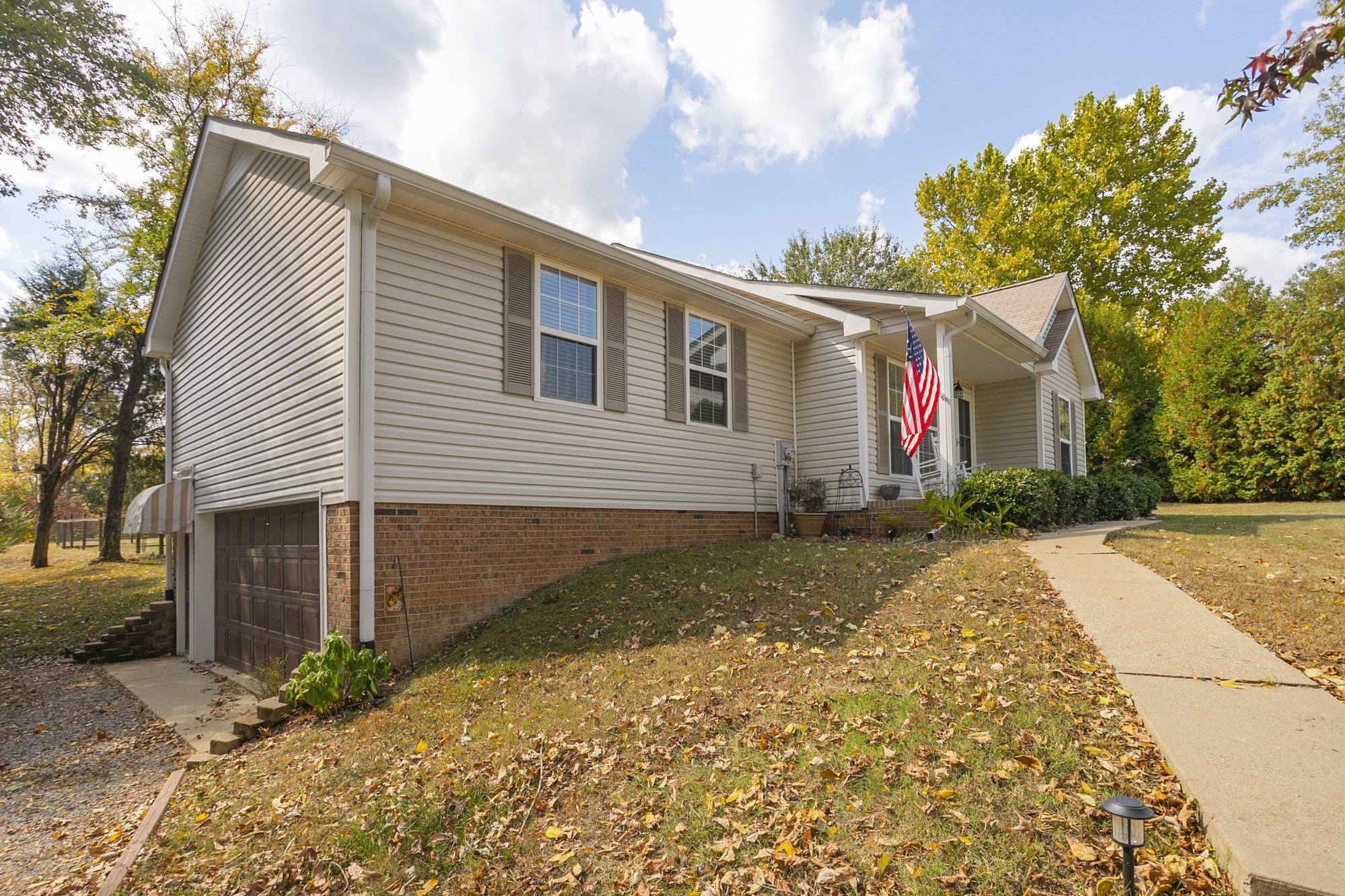 1216 Chapmansboro Road Chapmansboro, TN 37035 - Photo 5 of 40 Gallery Image 5