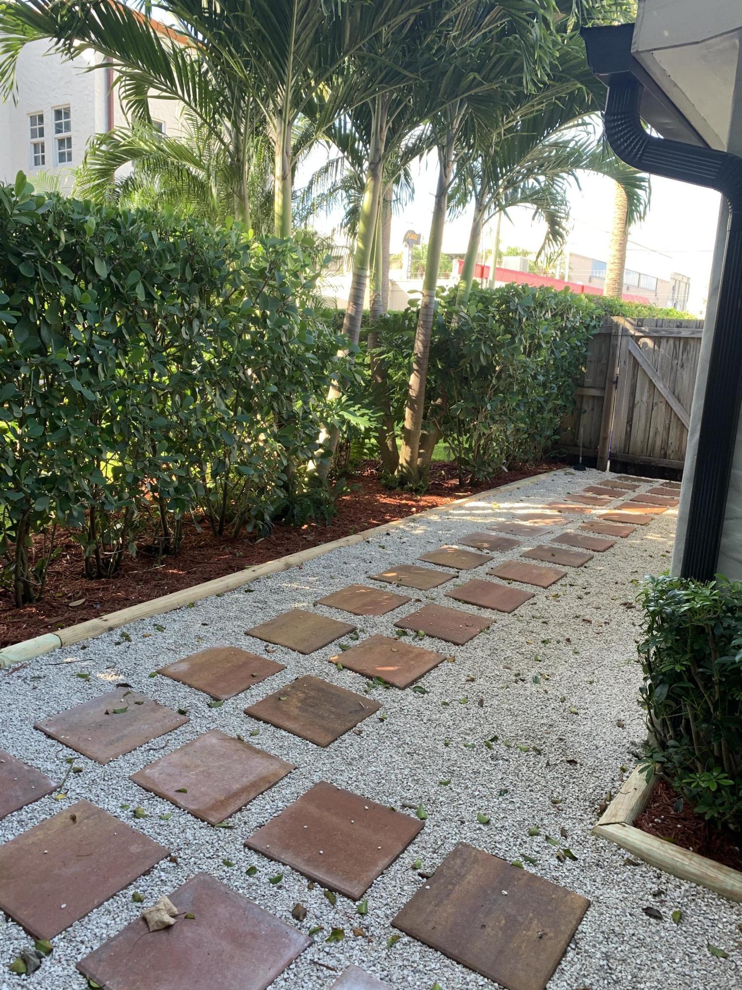 327 Dyer Road West Palm Beach, FL 33405 - Photo 15 of 15 Backyard