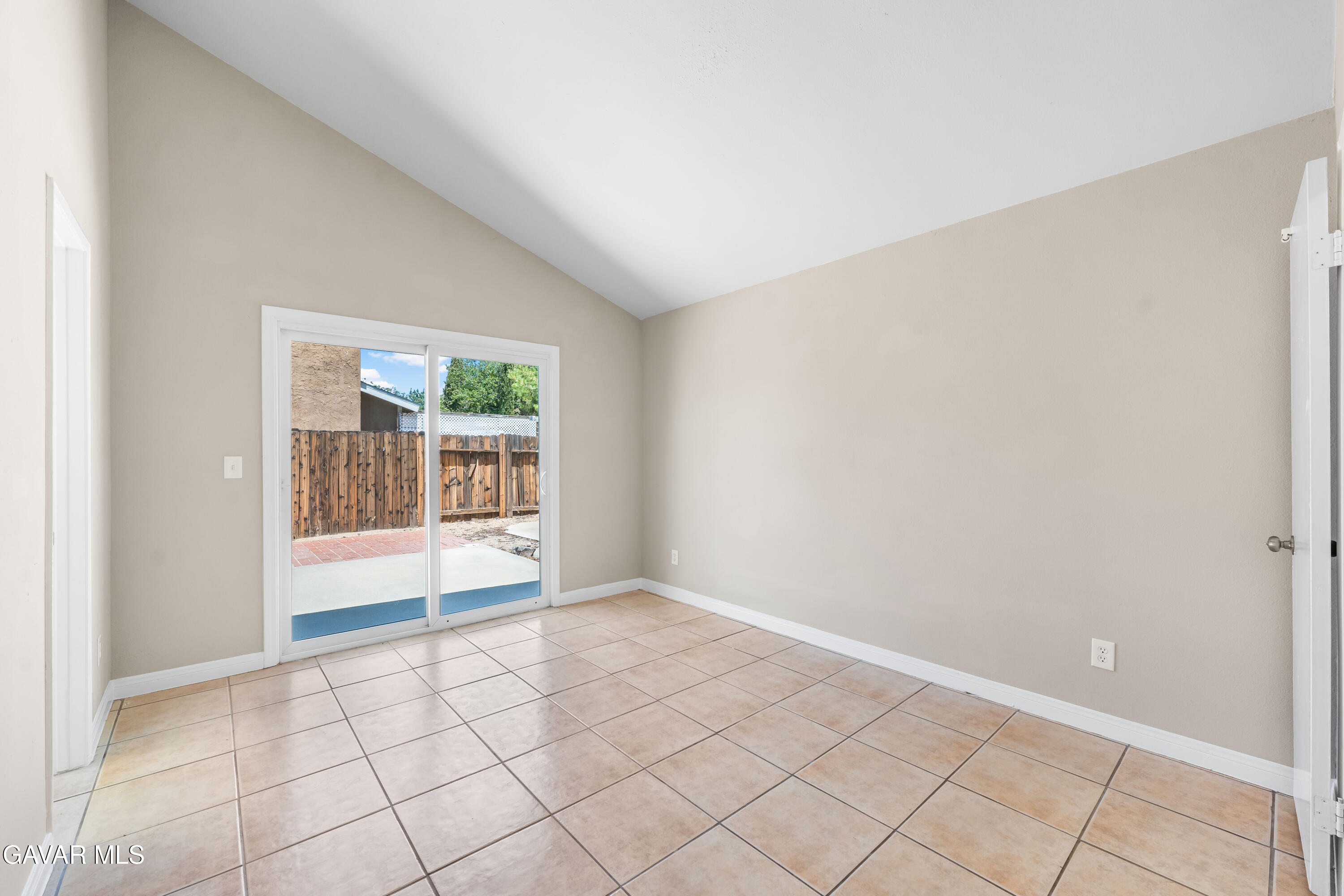 39056 Dianron Road Palmdale, CA 93551 - Photo 25 of 35 a view of an empty room and window