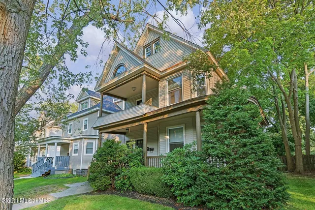 $1,950 | 1146 Glenwood Boulevard, Schenectady, NY 12308