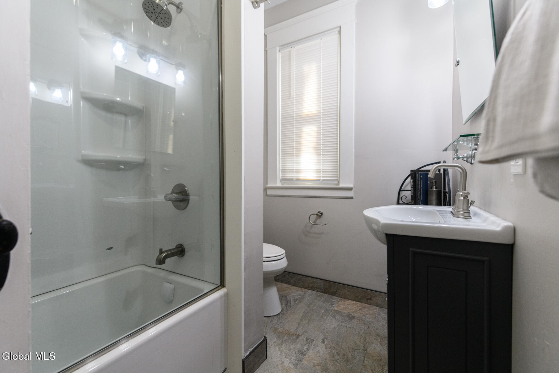 1146 Glenwood Boulevard Schenectady, NY 12308 - Photo 14 of 17 DSC_9082