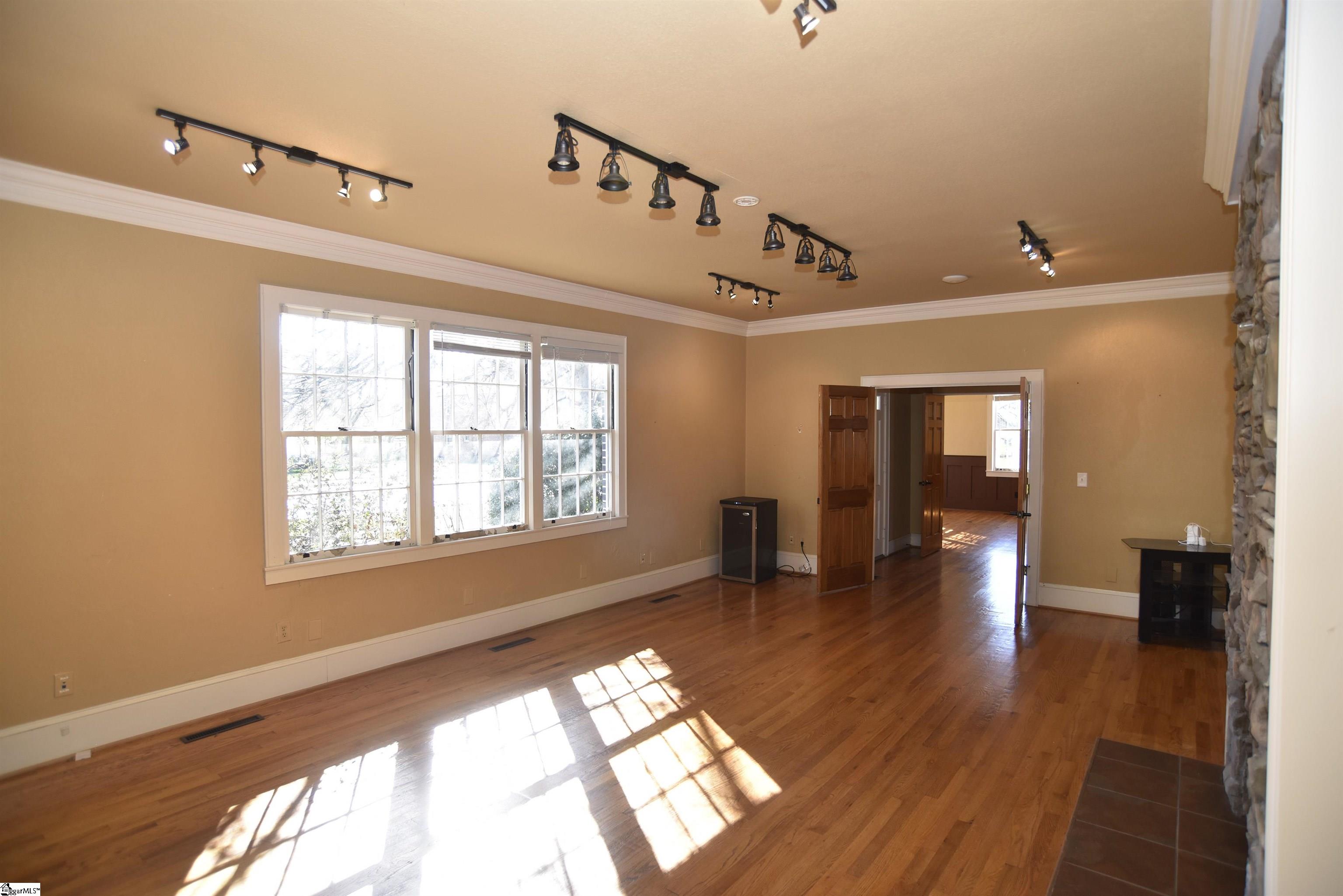 308 West Poinsett Street Greer, SC 29650 - Photo 4 of 26