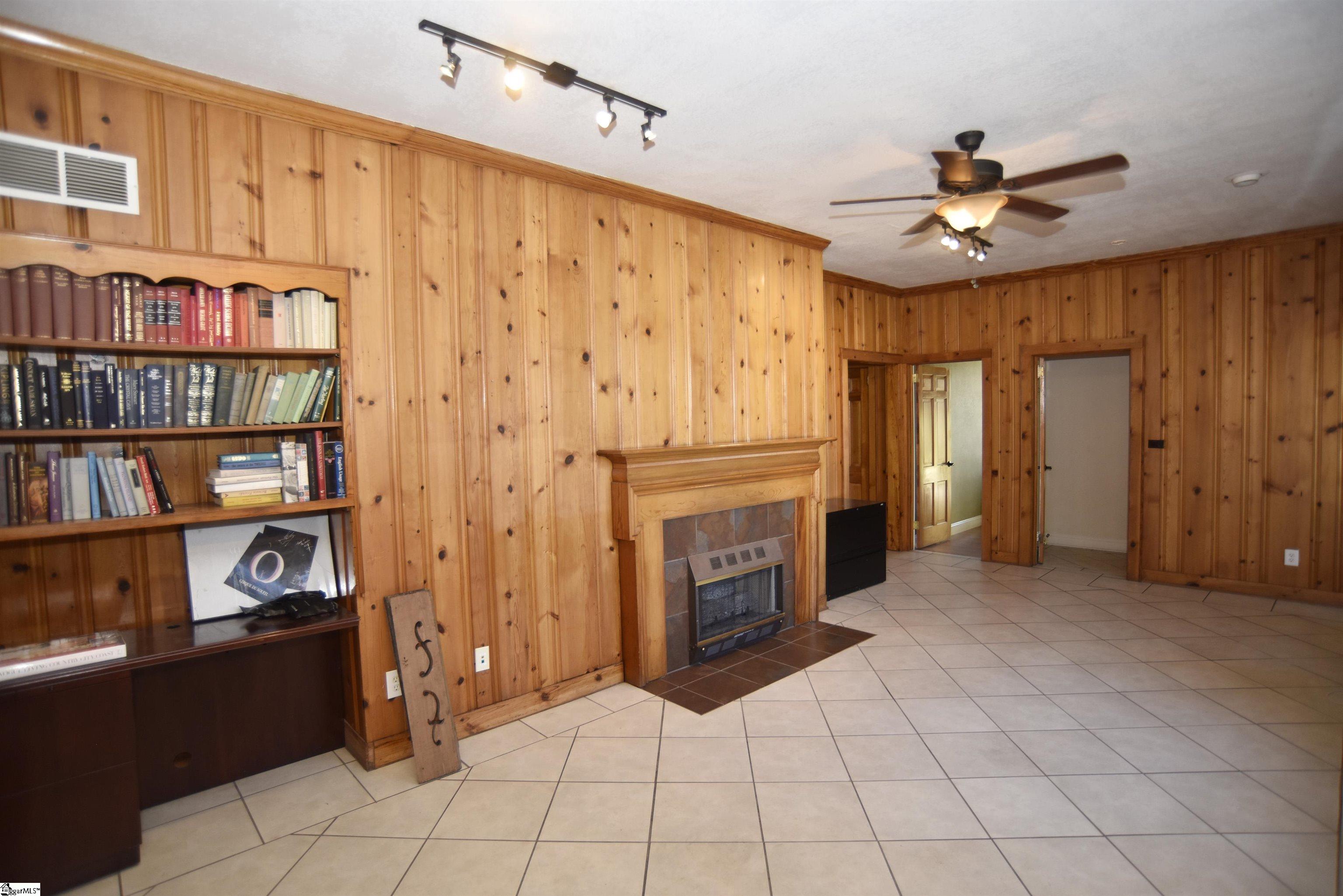 308 West Poinsett Street Greer, SC 29650 - Photo 6 of 26