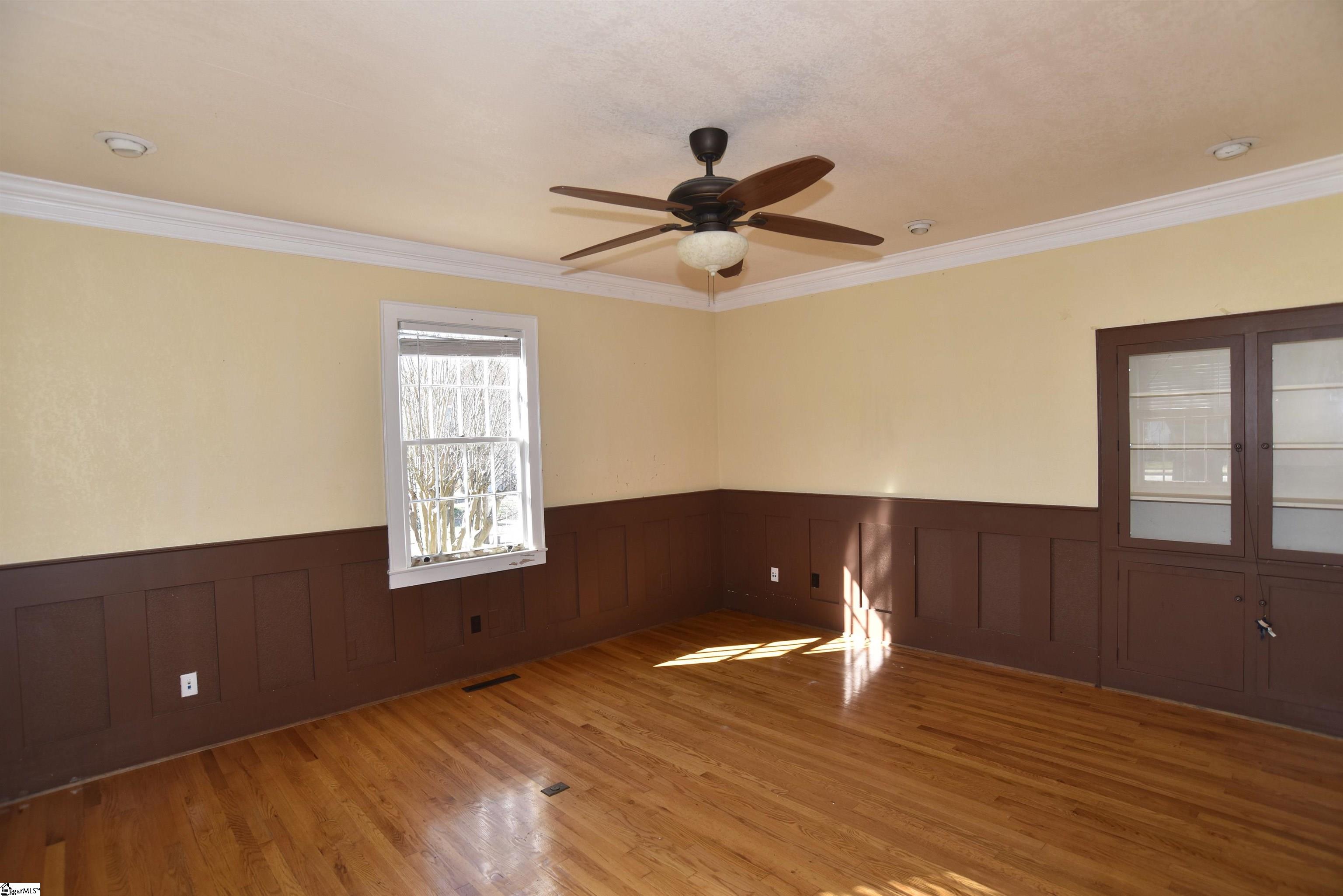 308 West Poinsett Street Greer, SC 29650 - Photo 8 of 26