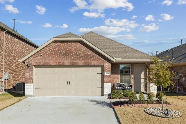 $310,000 | 845 Moonwake Drive, Lavon, TX 75166