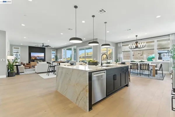 $3,124,406 | 1652 Savanna Court, Dublin, CA 94568