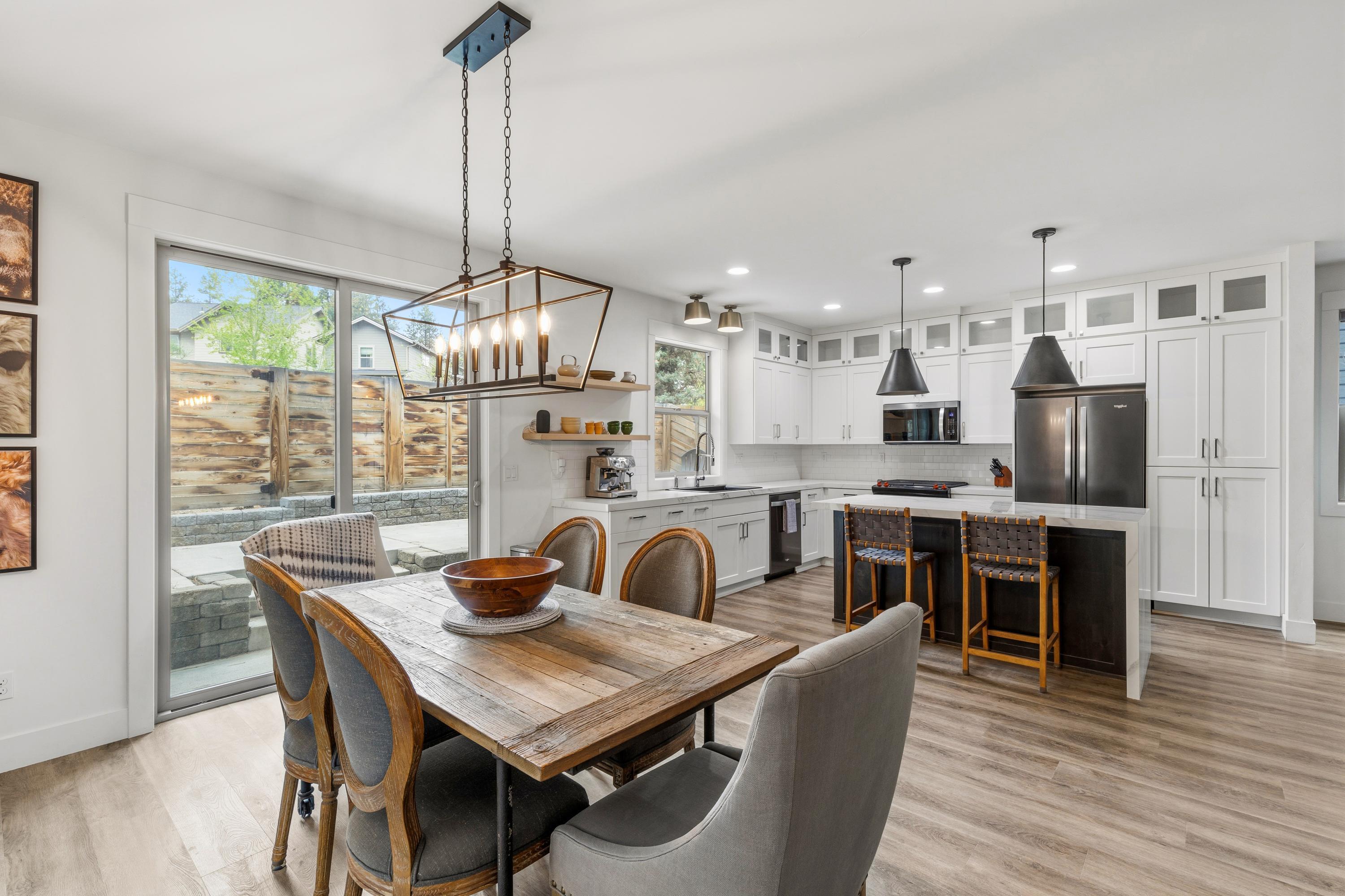 1333 Southwest Boardwalk Lane Bend, OR 97702 - Photo 18 of 46 Dining Kitchen
