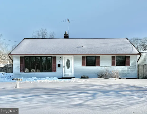 $229,900 | 6 Holly Drive, West Berlin, NJ 08091