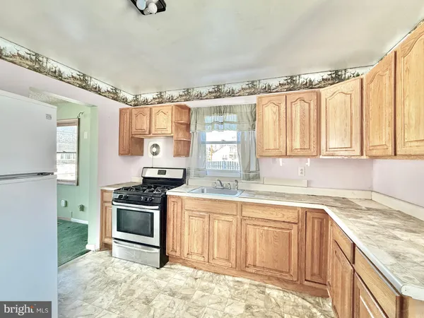 $229,900 | 6 Holly Drive, West Berlin, NJ 08091