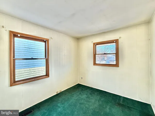 $229,900 | 6 Holly Drive, West Berlin, NJ 08091