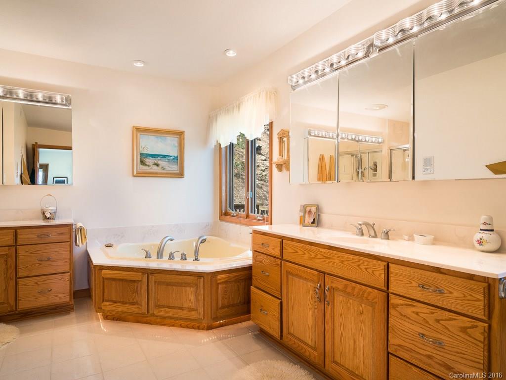 224 Divit Road Waynesville, NC 28785 - Photo 17 of 24 Gallery Image 17