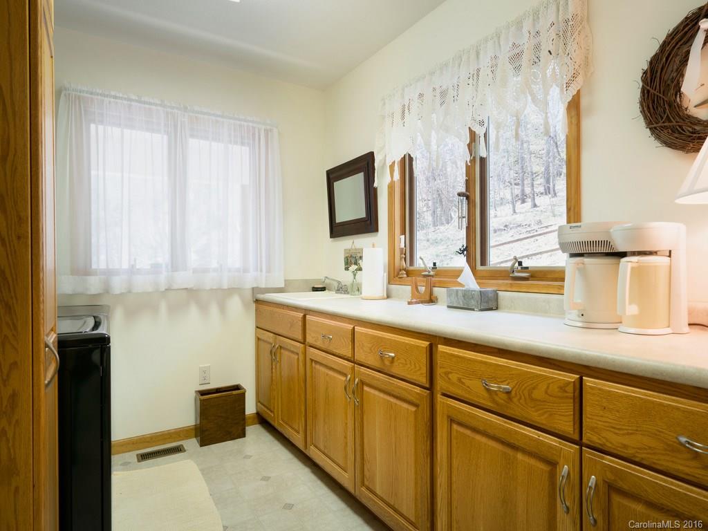 224 Divit Road Waynesville, NC 28785 - Photo 19 of 24 Gallery Image 19