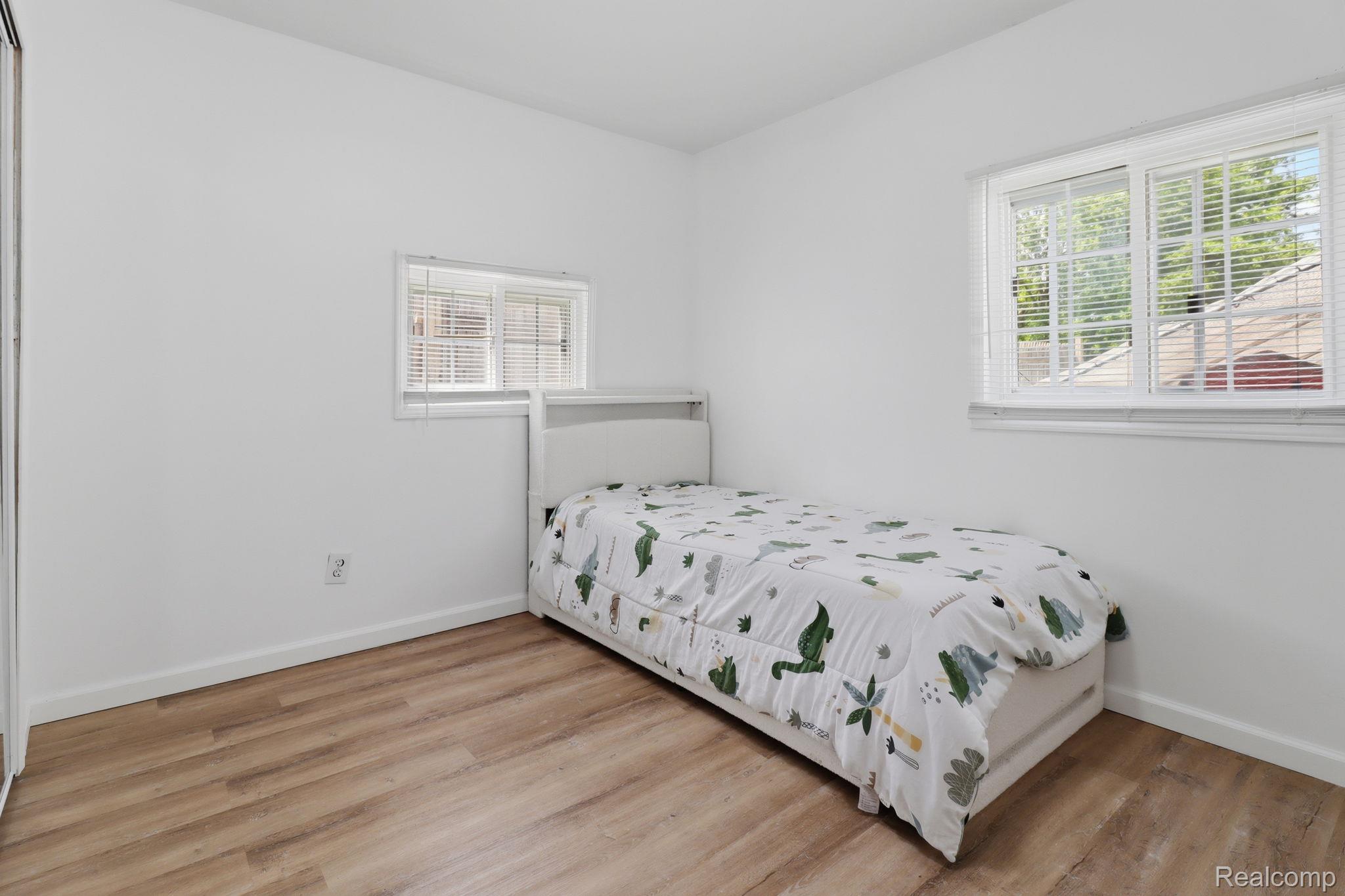 28112 Ecorse Road Romulus, MI 48174 - Photo 19 of 28 20-web-or-mls-IMG_0153.jpg