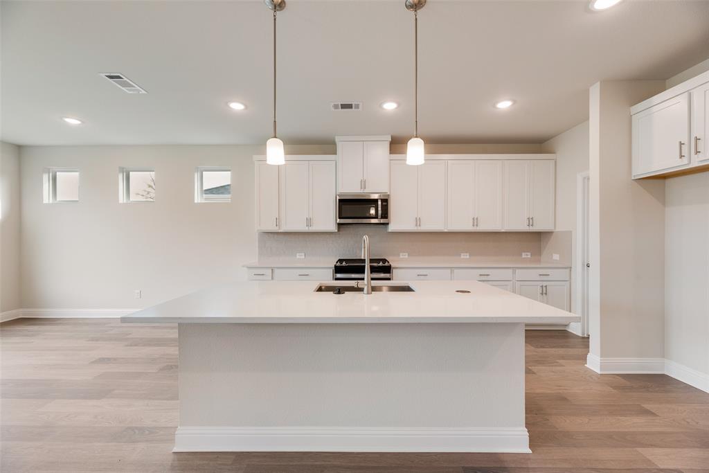 529 Marcus Lane Crowley, TX 76036 - Photo 5 of 32