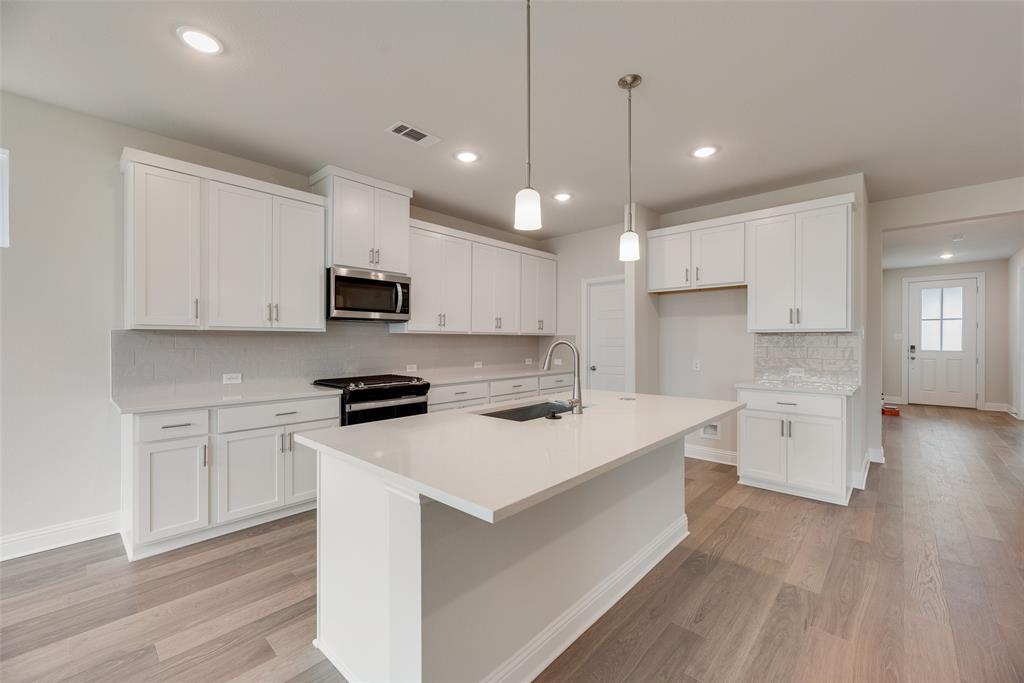 529 Marcus Lane Crowley, TX 76036 - Photo 7 of 32