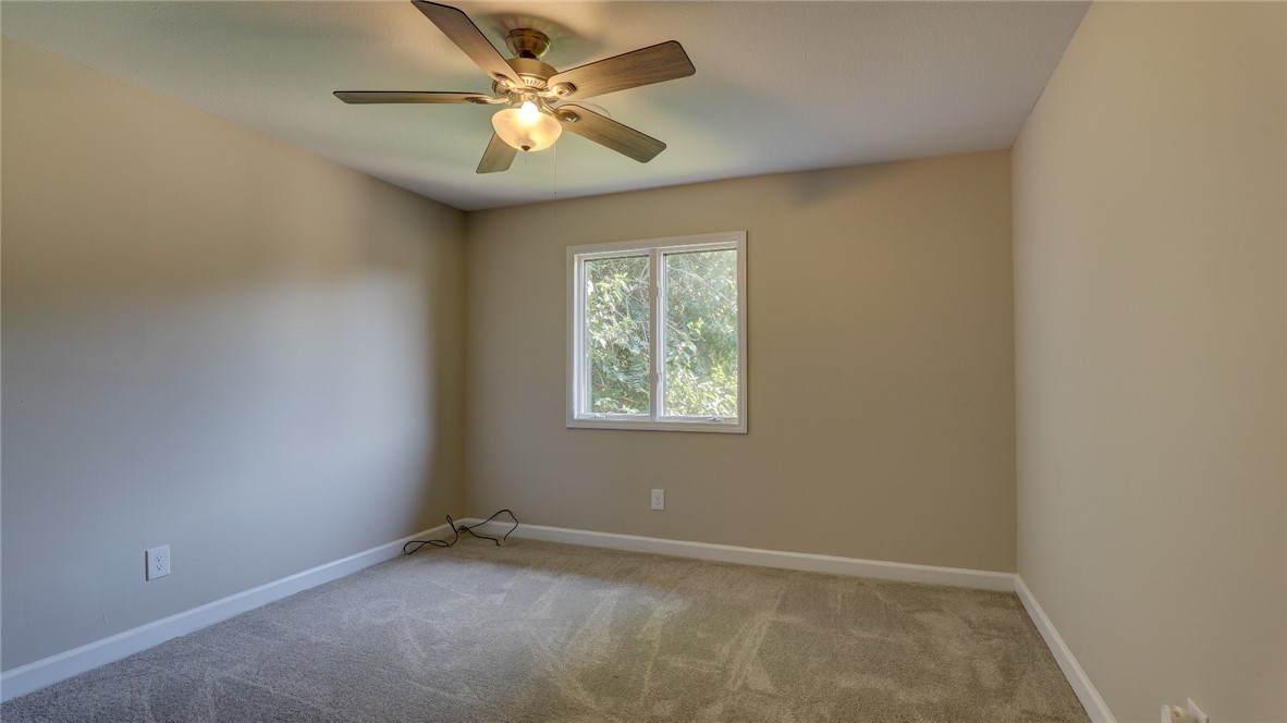 2287 Valley View Place Decatur, IL 62522 - Photo 40 of 43