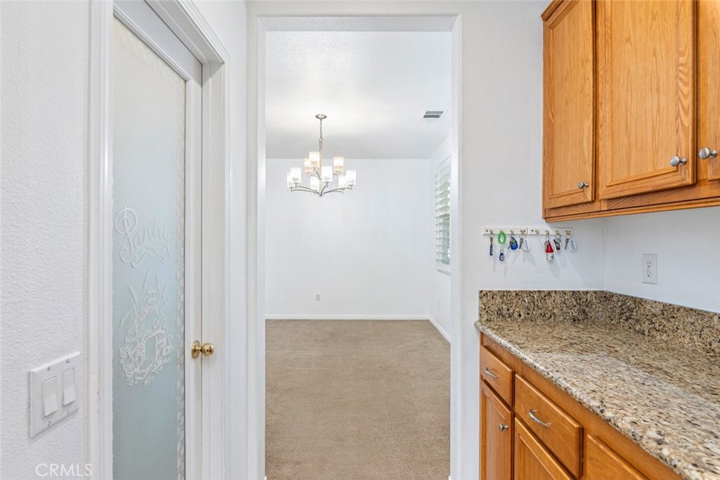 29183 Providence Road Temecula, CA 92591 - Photo 11 of 33 Butlers Pantry