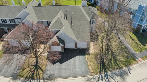 $294,990 | 1903 Quaker Hollow Lane, Streamwood, IL 60107