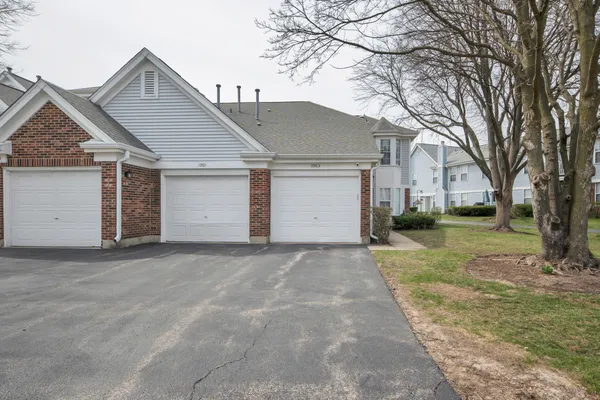 $294,990 | 1903 Quaker Hollow Lane, Streamwood, IL 60107