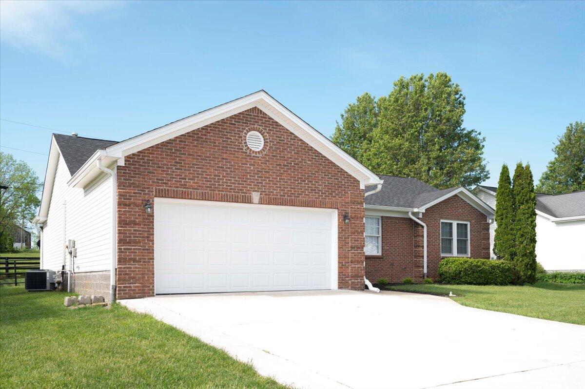 613 Williams Road Nicholasville, KY 40356 - Photo 3 of 39 03-613 Williams613 Williams Rd-16