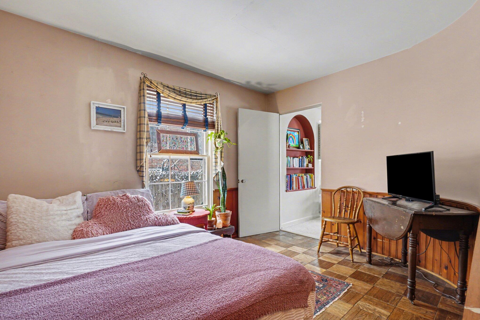 2006 Centerridge Road Kalamazoo, MI 49008 - Photo 11 of 25 012_dsc09407_650