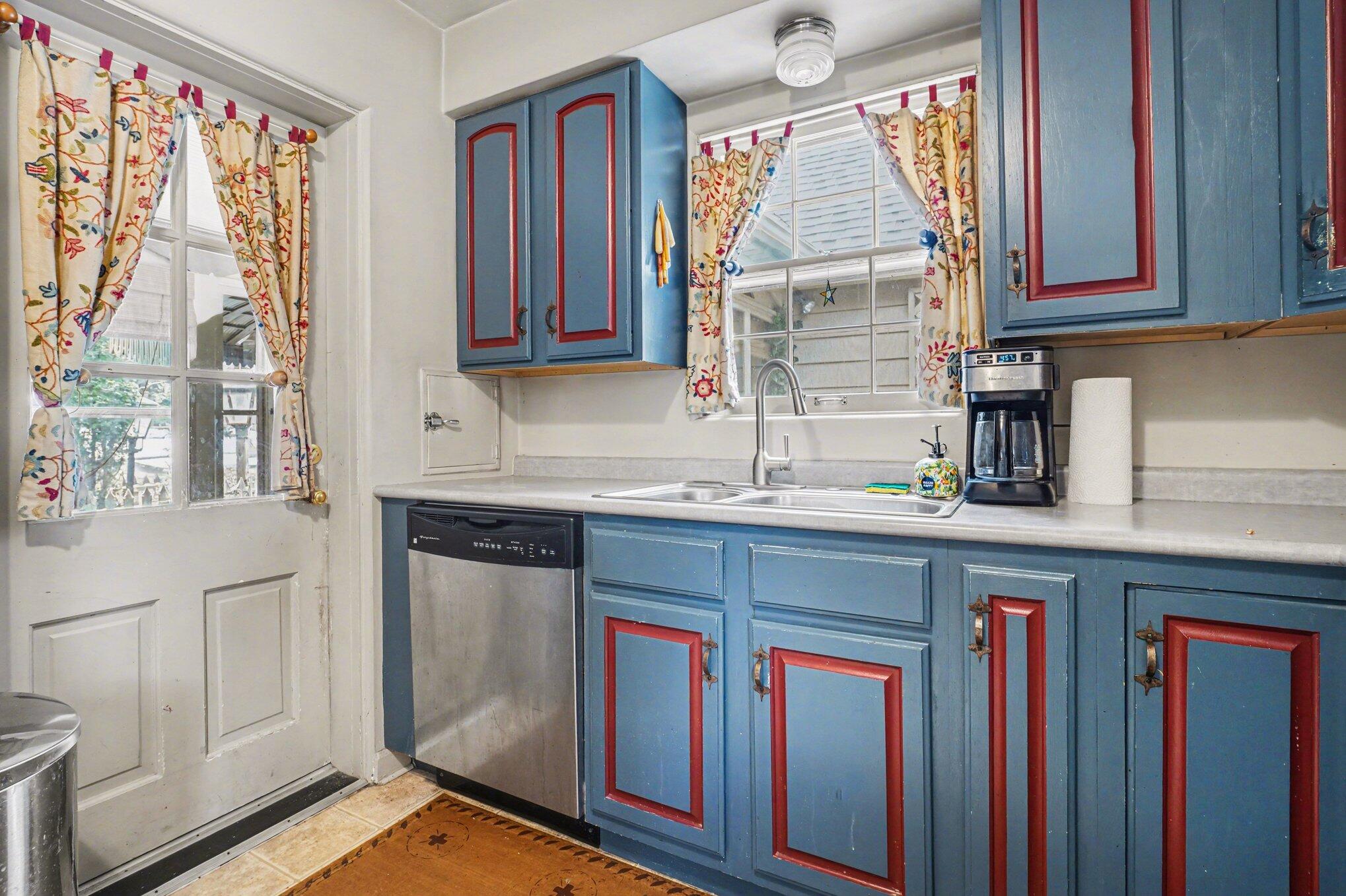 2006 Centerridge Road Kalamazoo, MI 49008 - Photo 16 of 25 017_dsc09437_805