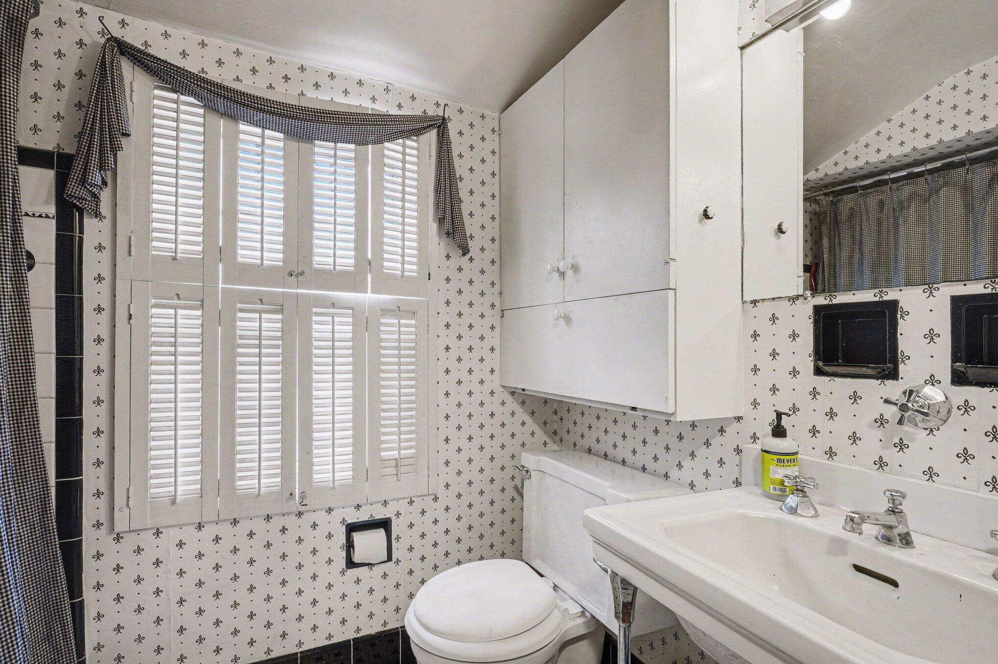 2006 Centerridge Road Kalamazoo, MI 49008 - Photo 18 of 25 019_dsc09457_173