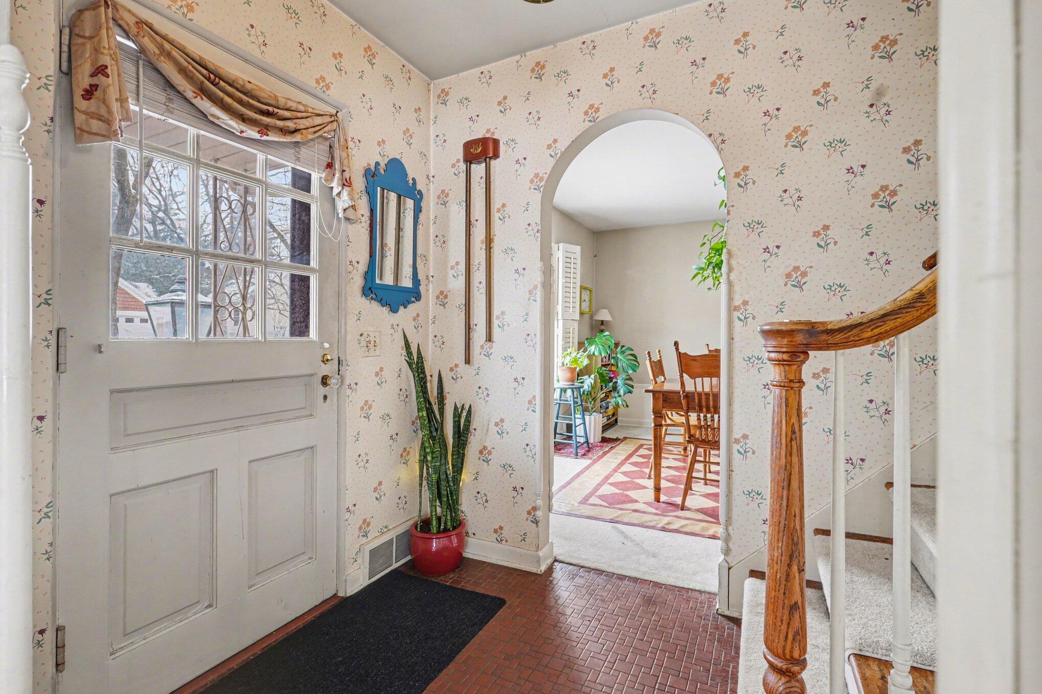 2006 Centerridge Road Kalamazoo, MI 49008 - Photo 4 of 25 005_dsc09342_136