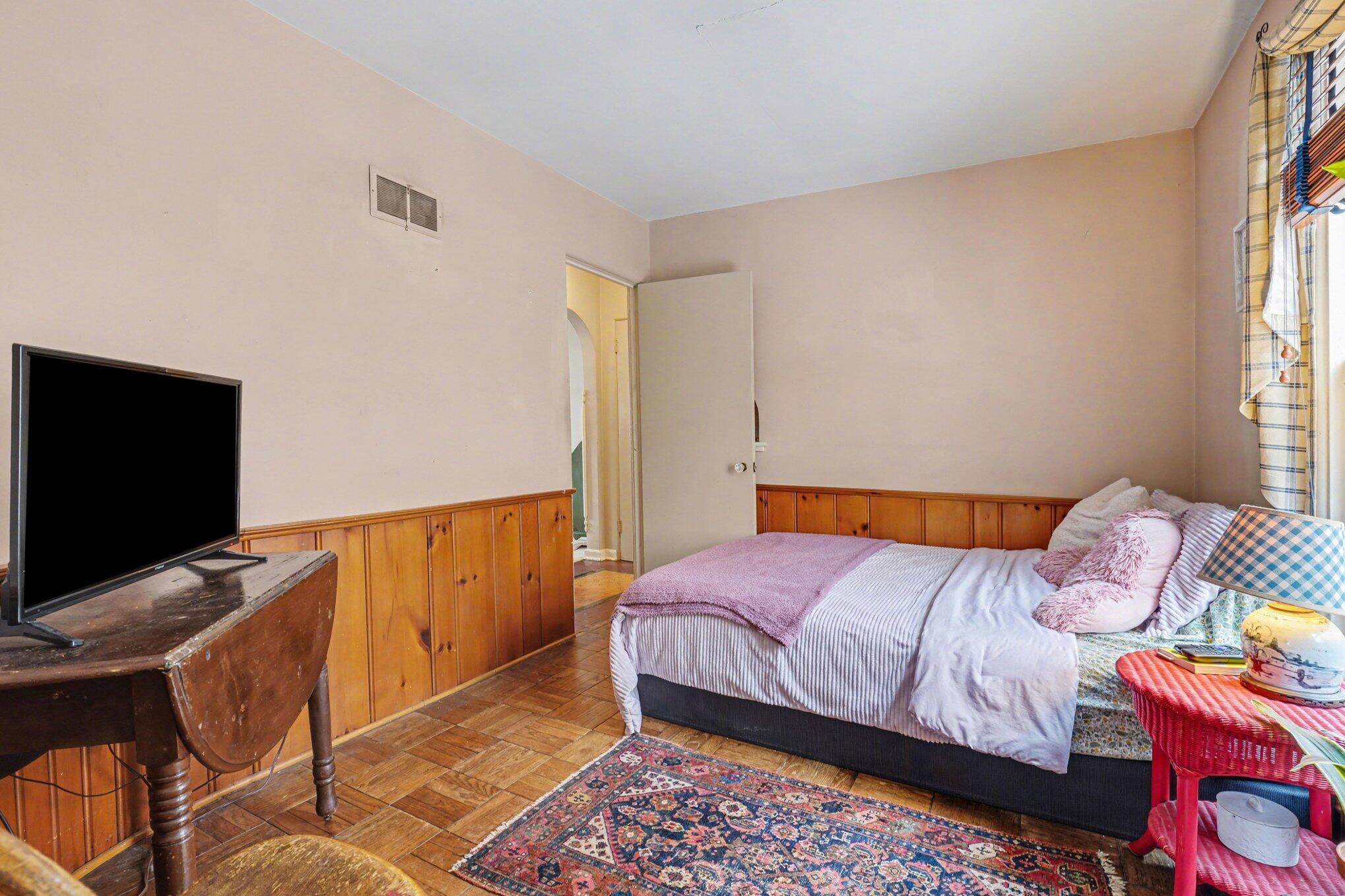 2006 Centerridge Road Kalamazoo, MI 49008 - Photo 10 of 25 011_dsc09402_812