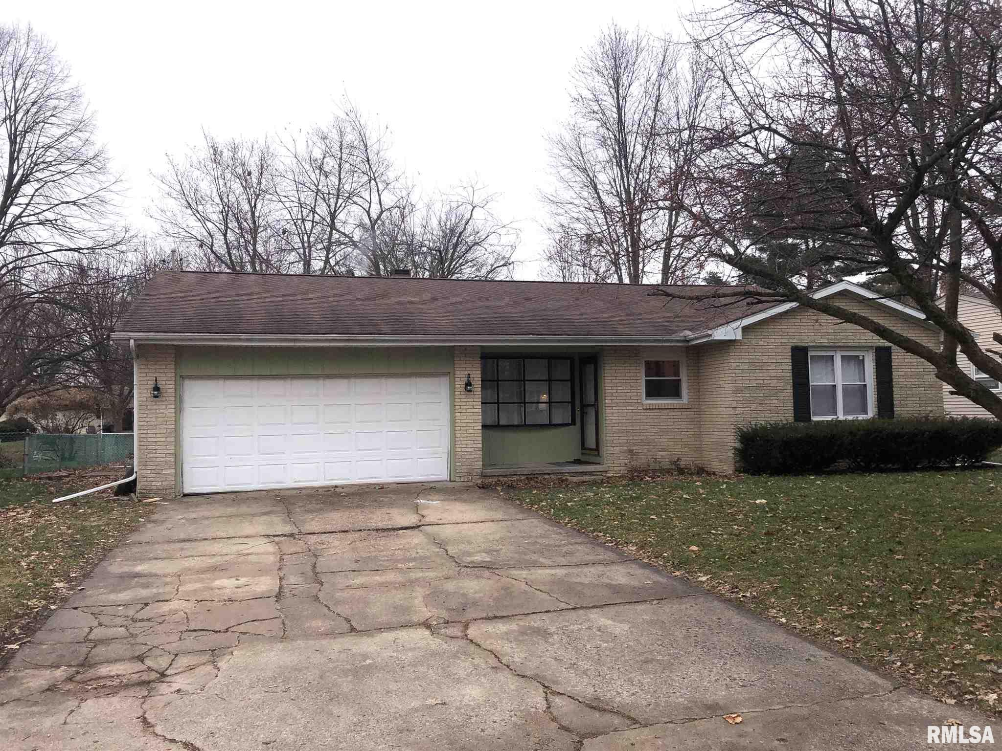 626 Deerfield Road Chatham, IL 62629 - Photo 2 of 20 Gallery Image 2