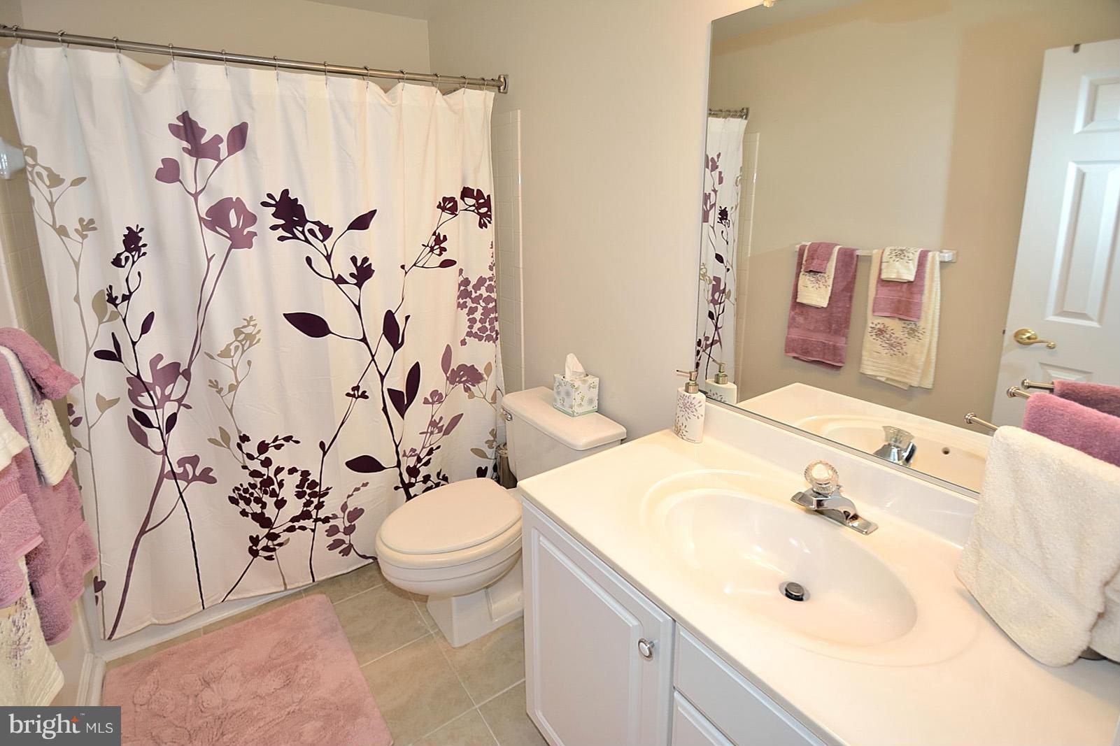 3632 Ransom Place Alexandria, VA 22306 - Photo 25 of 27 Full Guest Bath
