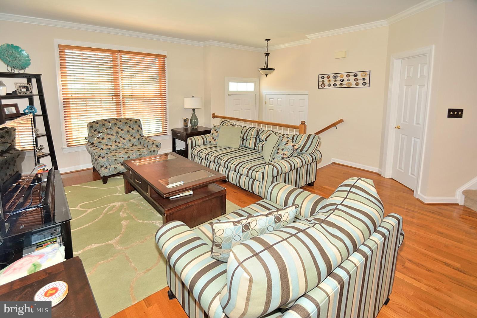 3632 Ransom Place Alexandria, VA 22306 - Photo 9 of 27 Living Room