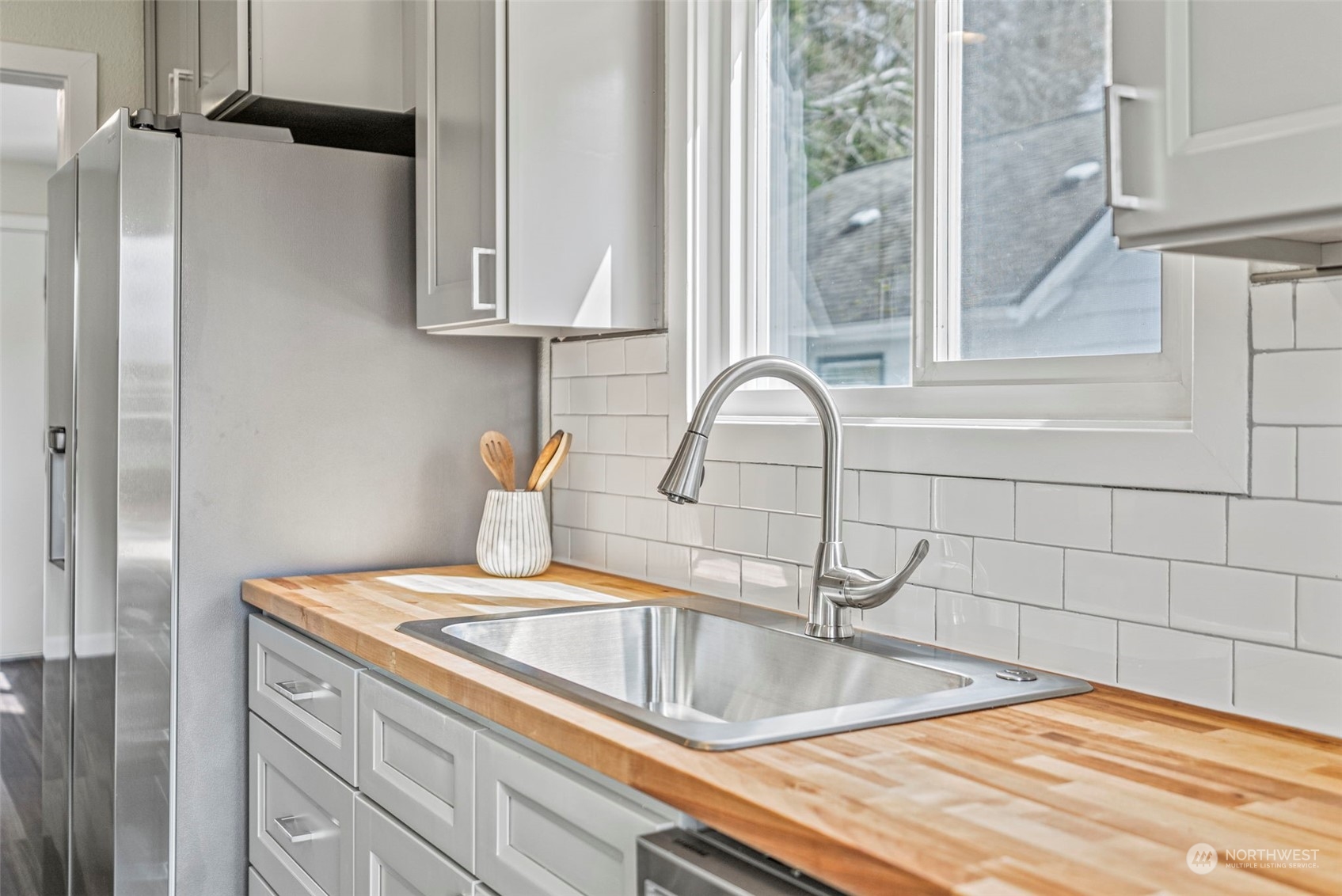 1312 Summit Street Aberdeen, WA 98520 - Photo 12 of 37 a kitchen with a sink and a window