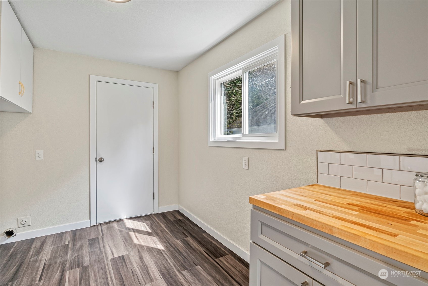 1312 Summit Street Aberdeen, WA 98520 - Photo 13 of 37 a bedroom with a bed and a window
