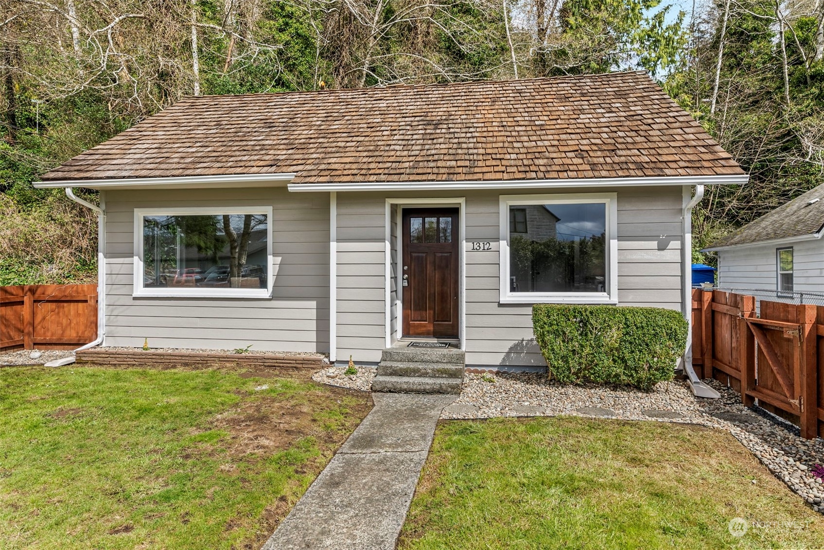 1312 Summit Street Aberdeen, WA 98520 - Photo 21 of 37 a front view of a house with garden