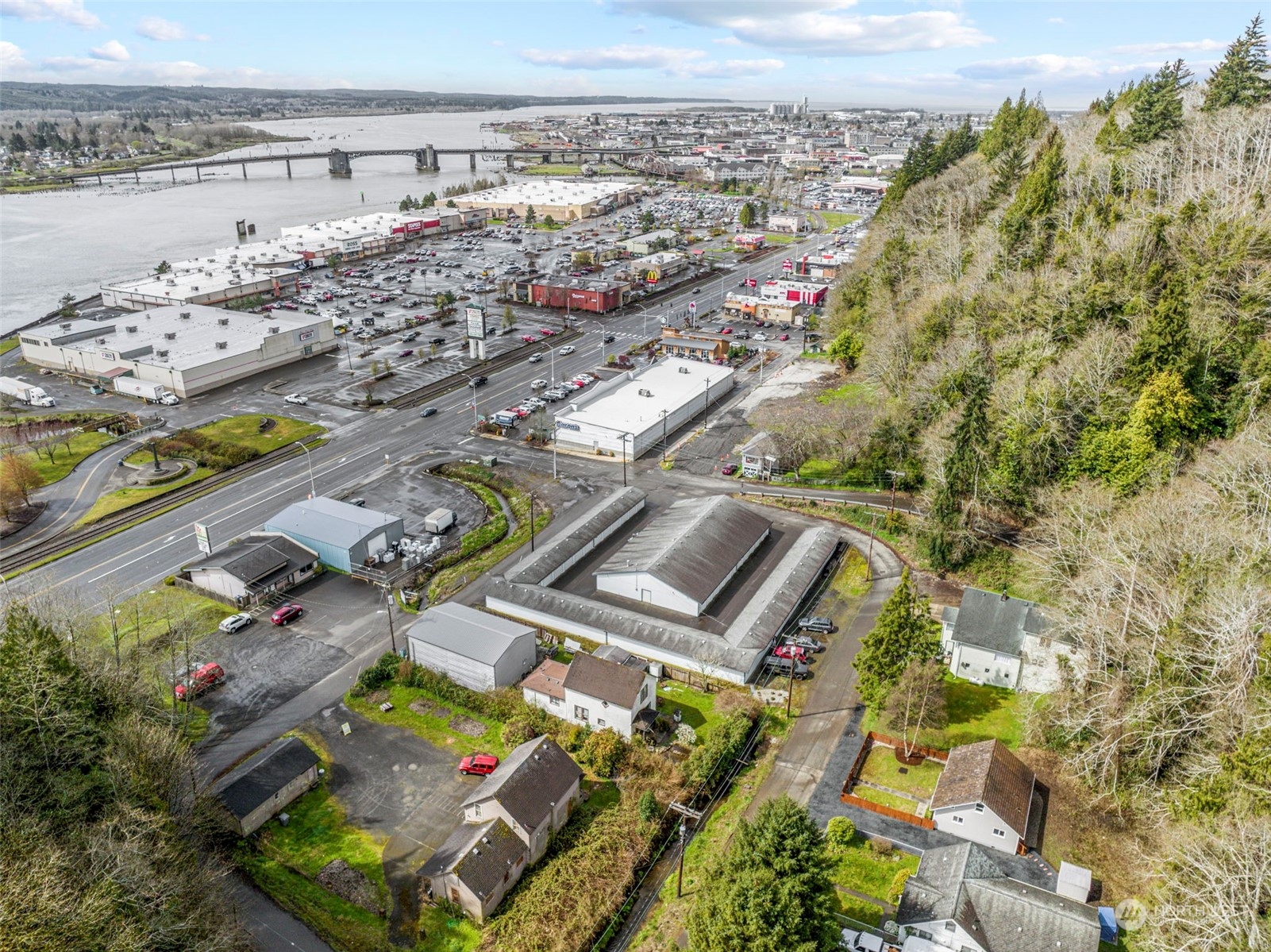 1312 Summit Street Aberdeen, WA 98520 - Photo 28 of 37 an aerial view of a city
