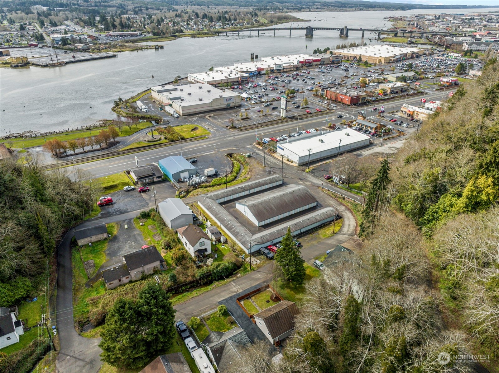 1312 Summit Street Aberdeen, WA 98520 - Photo 32 of 37 an aerial view of a city and lake view