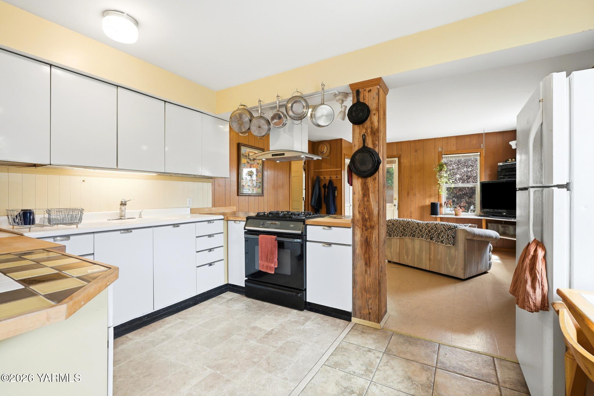 109 South 7th Street Yakima, WA 98901 - Photo 12 of 37 109 N 7th St 012