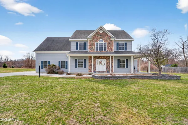 $899,900 | 187 Lape Road, North Greenbush, NY 12144