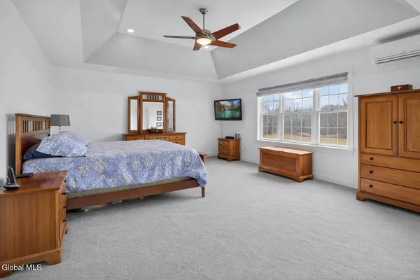 $899,900 | 187 Lape Road, North Greenbush, NY 12144
