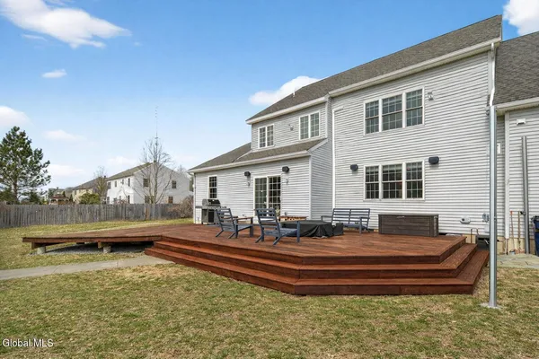 $899,900 | 187 Lape Road, North Greenbush, NY 12144