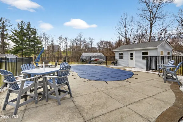 $899,900 | 187 Lape Road, North Greenbush, NY 12144