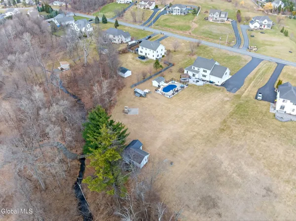 $899,900 | 187 Lape Road, North Greenbush, NY 12144