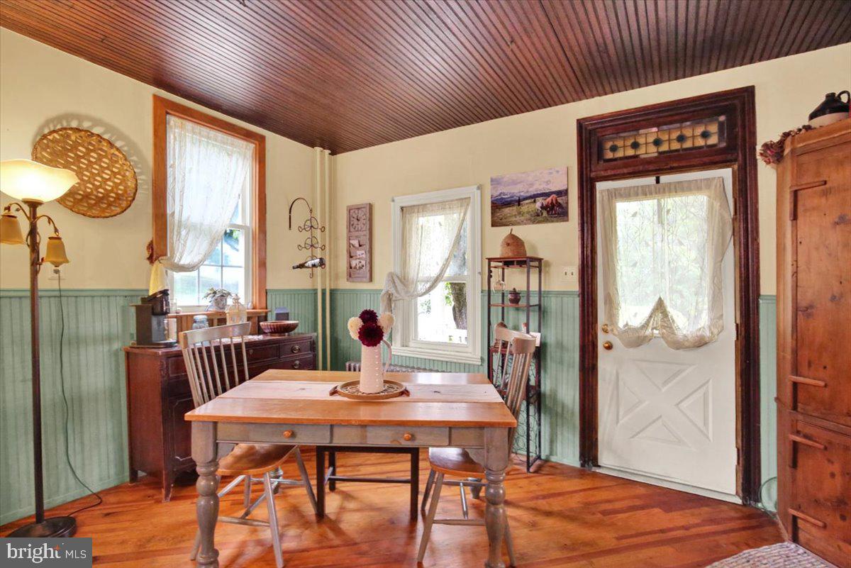 149 Bingaman Road Reading, PA 19606 - Photo 29 of 60 Stained glass too