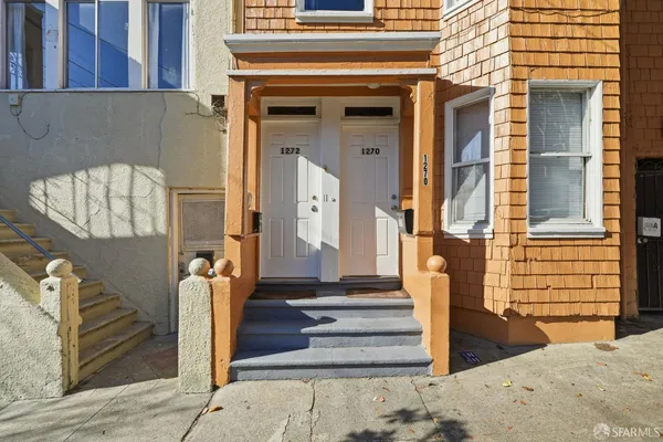 a view of a entryway of the house