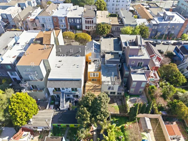 a picture of a city with lots of buildings