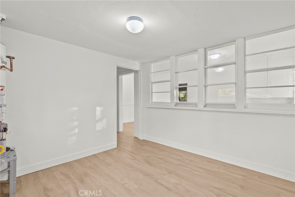 30541 Hasley Canyon Road Castaic, CA 91384 - Photo 18 of 31 an empty room with window