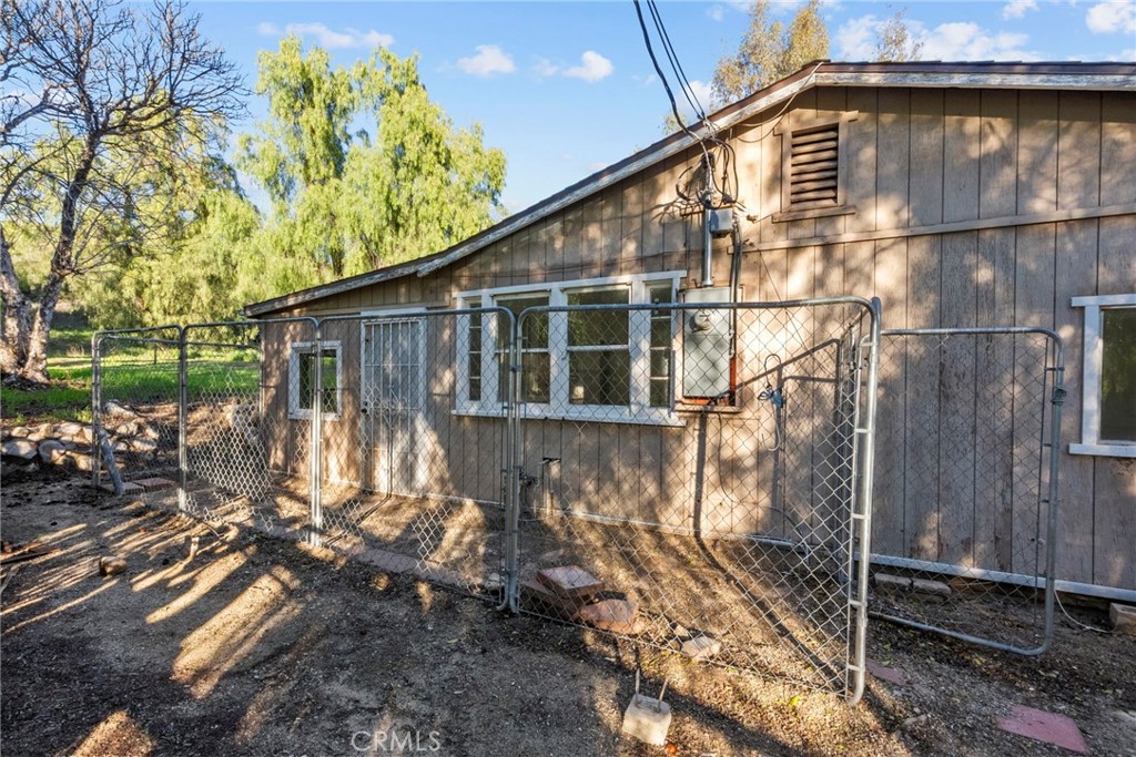 30541 Hasley Canyon Road Castaic, CA 91384 - Photo 27 of 31 a backyard of a house with lots of green space