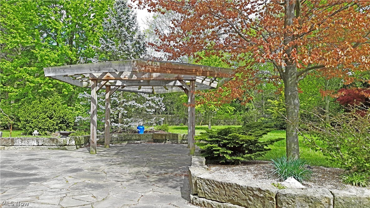 385 South Miller Road Akron, OH 44333 - Photo 2 of 20 Gallery Image 2