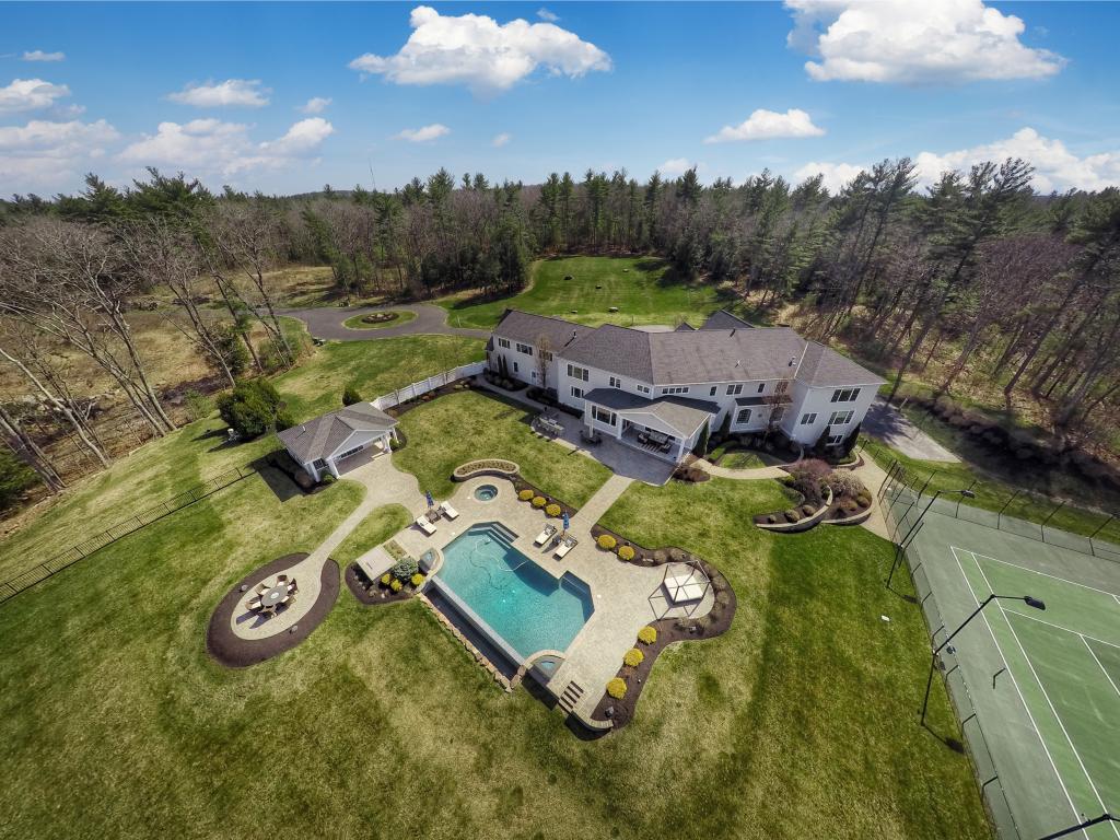 4 Newbury Road Windham, NH 03087 - Photo 2 of 36